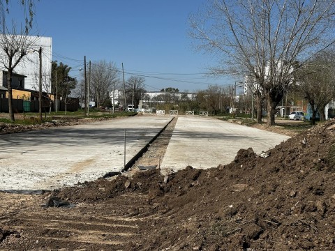 Comenzó a pavimentarse la nueva avenida Teresa Mastellone: cómo será y qué plazos tiene la obra