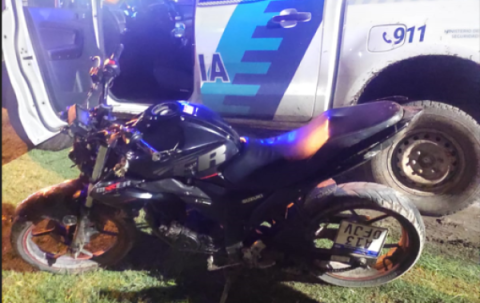 Levantaron sospechas a la Policía, los persiguieron y recuperaron una moto adulterada