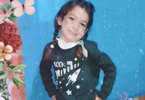 Tiene 4 años y necesita ayuda para comprar cánulas para el tratamiento de su enfermedad