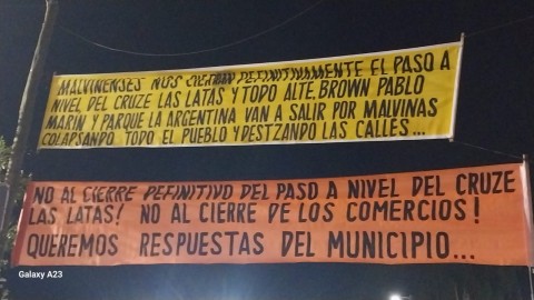 Vecinos insisten con su pedido de que no se cierre el paso a nivel de Las Latas por la mega obra del puente