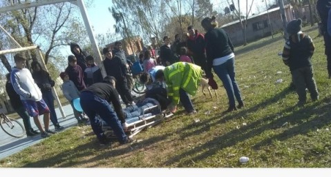 Pelea y tensión en inmediaciones de una escuela del barrio Almirante Brown