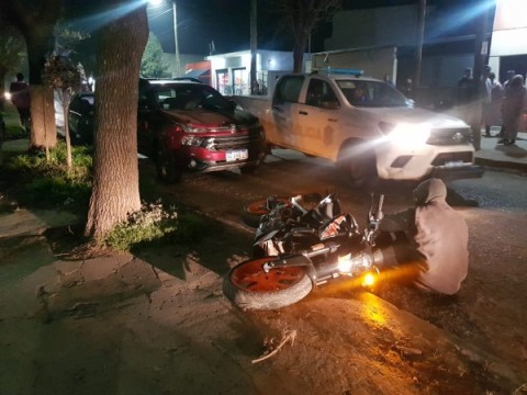 Persecución y arresto de un joven en el barrio Almirante Brown