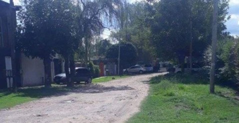 Les robaron motochorros, los vieron pasar por la puerta de la comisaría y la Policía los arrestó