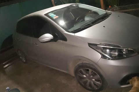 Encañonaron a una mujer para robarle el auto en Parque La Argentina