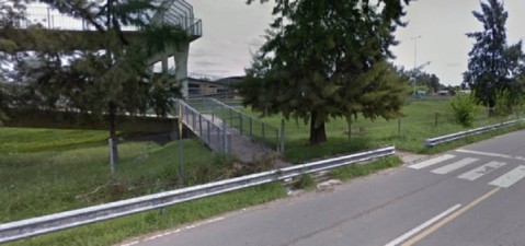 Un nene de 13 años fue asaltado por un delincuente armado en un puente peatonal del Acceso Oeste
