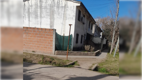 Tensión en barrio Raffo: forcejeos y balas cuando la policía quiso detener a un delincuente que se dio a la fuga