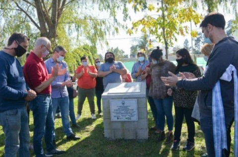 Emotivo homenaje a dos trabajadores de la salud fallecidos por Covid-19