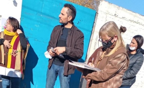 Padres y autoridades de dos escuelas piden que arreglen la instalación de gas