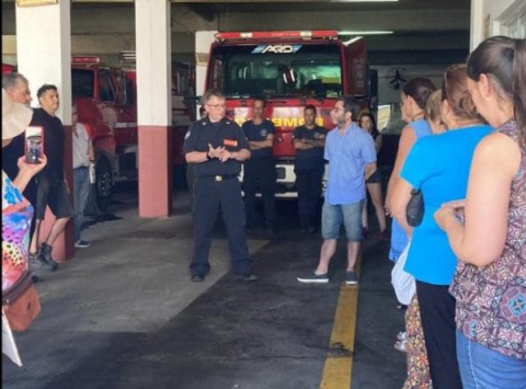 El grupo contra la tala del monte del Hospital se reunió con Bomberos para evitar la instalación allí del nuevo cuartel