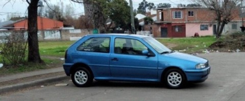 Robaron un auto en barrio Fonavi y podrían estar usándolo para otros robos