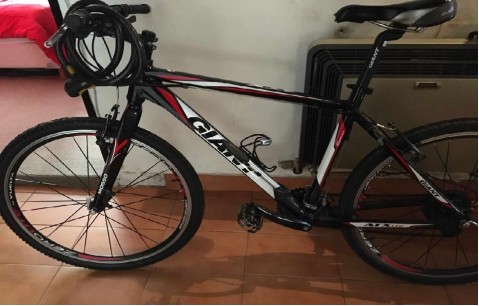 Fue a visitar a su novio en el barrio Fonavi y le robaron la bici: "era un regalo de mi papá"