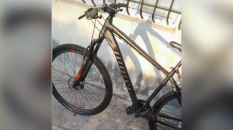 Le robaron la bicicleta a un joven que volvía de trabajar por la Colectora
