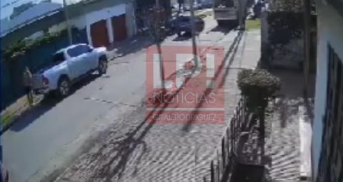 Video: así se robaron una camioneta en el centro de General Rodríguez