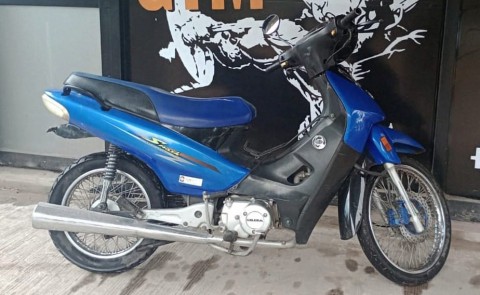 Entraron sigilosamente a su casa mientras dorm&iacute;an y les robaron la moto