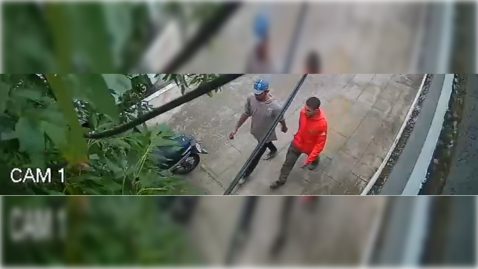 Video: le robaron la moto frente a su trabajo y quedó captado por una cámara de seguridad