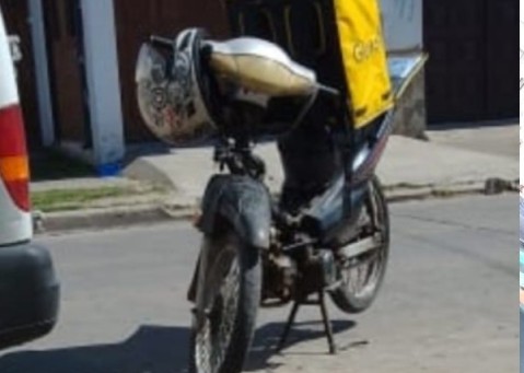 Le robaron la moto a otro repartidor en barrio San Bernardo: "Es la tercera vez que se la roban"