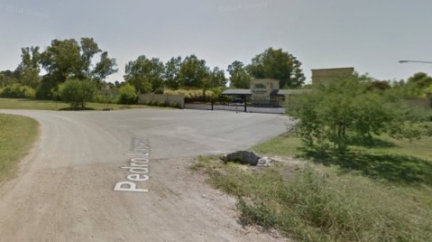 Motochorros asaltaron a un joven a metros de un barrio privado en el barrio Agua de Oro