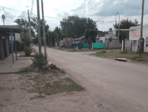 Vecinos persiguieron a motochorros y recuperaron pertenencias de un joven al que hab&iacute;an asaltado