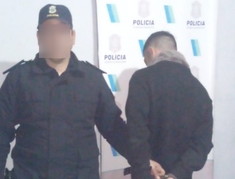 Le robó el celular a una joven pero lo frenó un vecino y fue detenido