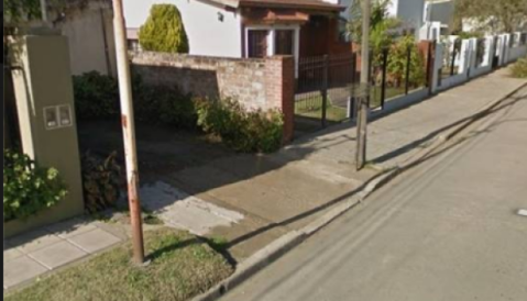 Delincuente interceptó a un adolescente y le robó a punta de pistola la computadora del colegio