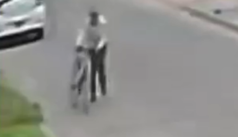 Video: saltaron a su casa, robaron las bicicletas y huyeron, pero quedaron filmados
