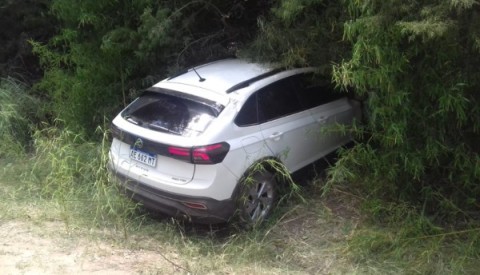 Rodriguense chocó en Luján y luego le robaron