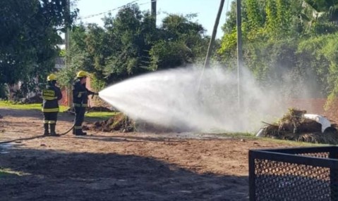 Susto en Villa Vengochea: Bomberos debieron acudir por la rotura de un caño de gas