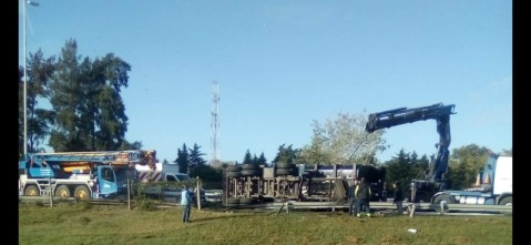 El Municipio comunicó sobre las gestiones para el puente peatonal destruido por el accidente