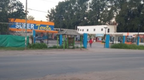 Demencial secuencia en un supermercado de Barrio Raffo generó pánico entre los clientes