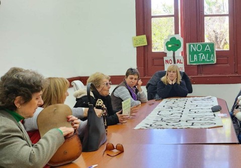 Activistas defensores del monte del Hospital presentaron pedidos a Mauro García