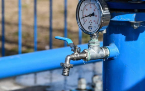 Los detalles del tanque de agua que empieza a abastecer al barrio Agua de Oro