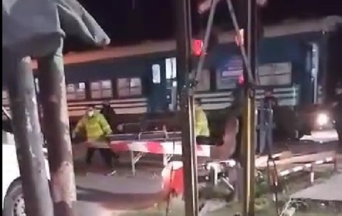 Milagro en las vías en Pablo Marín: lo atropelló el tren y sobrevivió