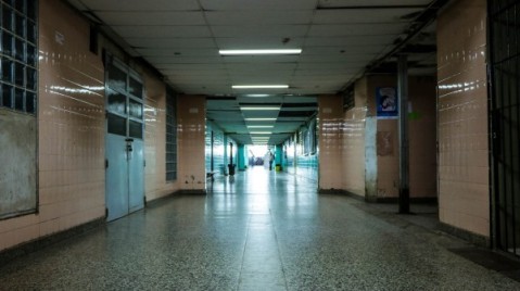 Médicos piden más equipamiento para mejorar el servicio de cirugías en el Hospital Vicente López