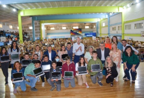 Entregaron 1037 netbooks: qué escuelas las recibieron y cuántas llevan en total