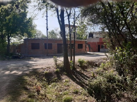 "Este barrio se convirtió en una favela": denuncian usurpación y violencia en el barrio Parque Joly