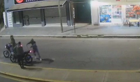 Video: así robaron motochorros en plena avenida céntrica de General Rodríguez