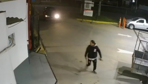 Video: pelea y extrema tensión en la estación de servicio del cruce Las Latas