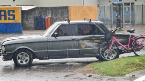 Violento choque en un paso a nivel céntrico dejó a un nene herido