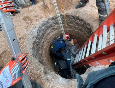 Rescataron a un hombre que cayó en un pozo de tres metros en Selectos de Gaona