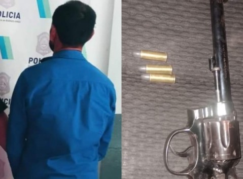 Entró a la casa de su ex pareja para amenazarla con un arma de fuego y terminó golpeado por los hijos de ella