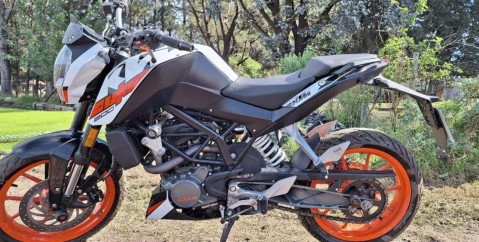 Villa Vengonchea: lo sorprendió un delincuente armado y le robó la moto