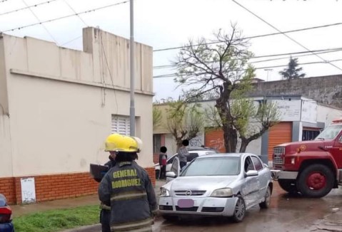 Triple choque en el centro: una persona debió ser trasladada al hospital