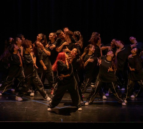 El crecimiento de un grupo local de danza urbana: tras llegar al Luna Park, convocó a un centenar de chicas a sus audiciones