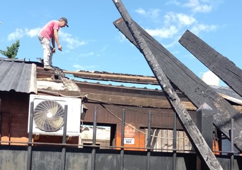 "Necesitamos volver a casa": madre rodriguense de un nene con autismo pide ayuda a la comunidad