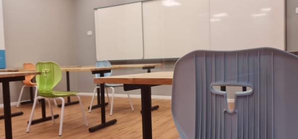 aula de escuela privada sin presencialidad