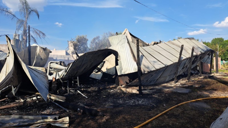 Clausura vigente, deuda millonaria y falta de planos: el trasfondo del incendio del ex boliche "Fiamma"