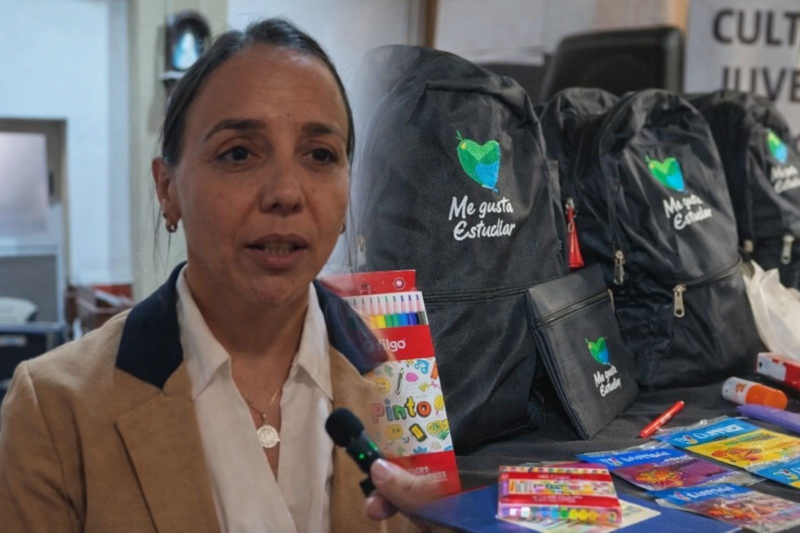 Silvia "Chifu" Figueiras sali&oacute; al cruce de La Libertad Avanza por los kits escolares