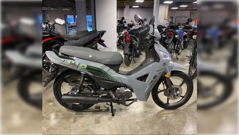 Fue a jugar al p&aacute;del y a la media hora le robaron la moto