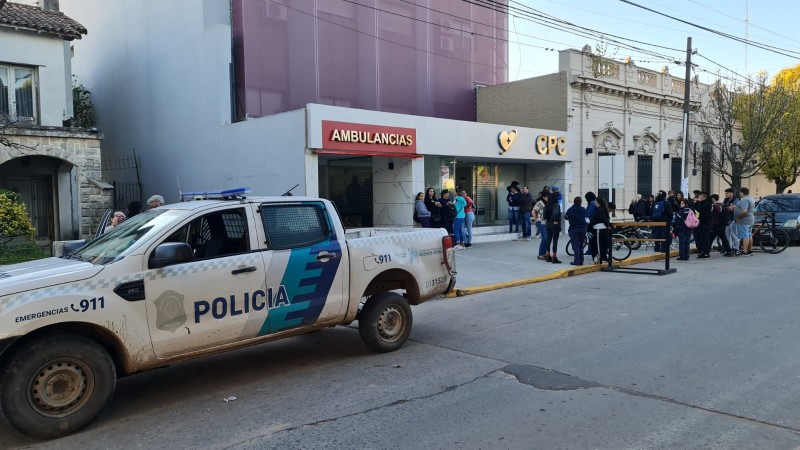 Enojo y violencia en la Clínica Centro: dos muertes con acusaciones por mala praxis en menos de 24 horas