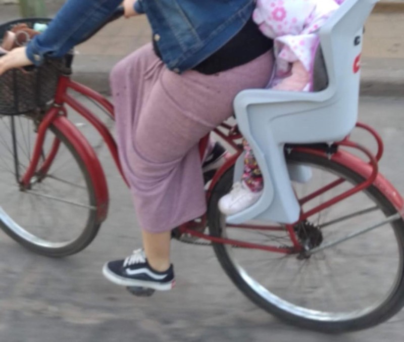 Fue al Hospitalito con su hija y le robaron la bicicleta